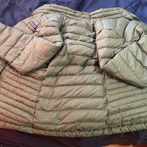 Women’s Patagonia Green Puffer Jacket